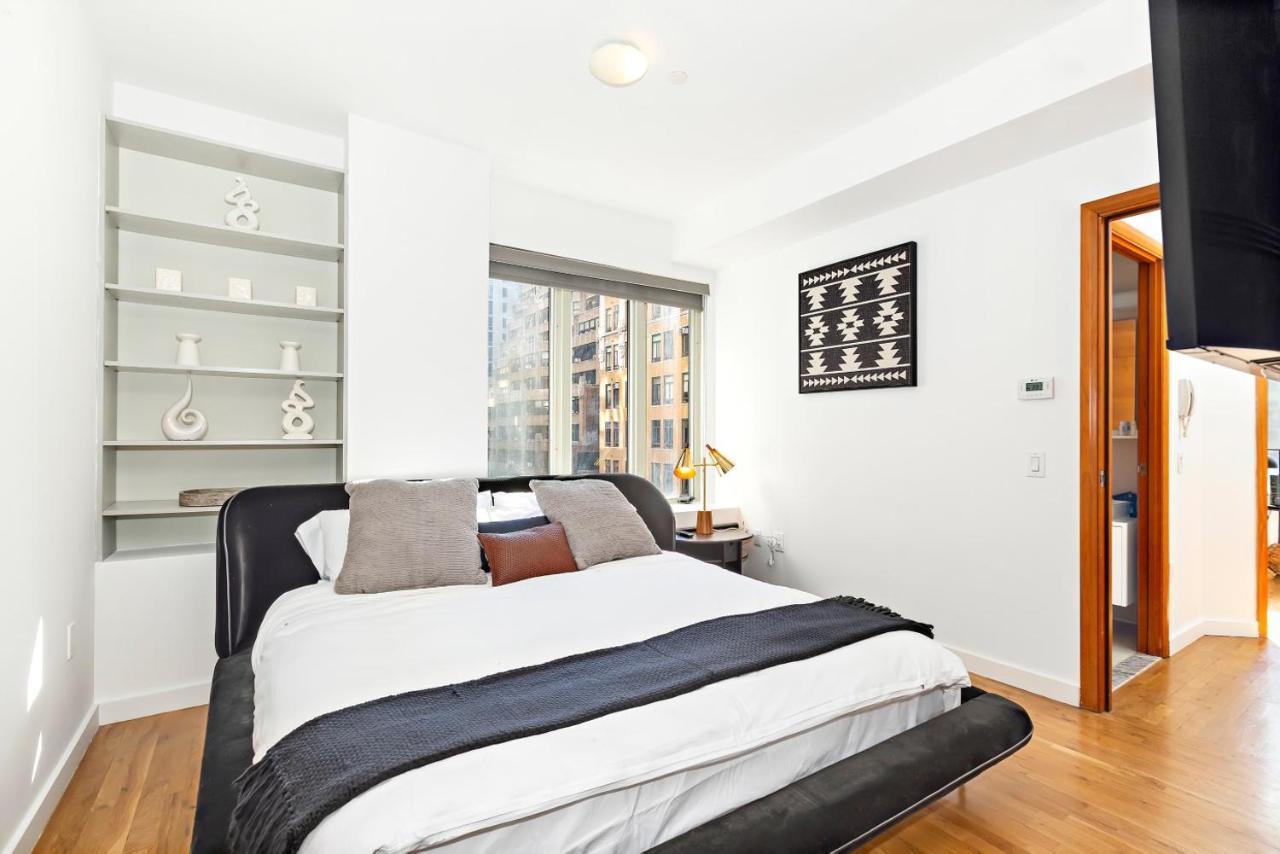 Apartment Luxurious 4 Bedroom Penthouse *
