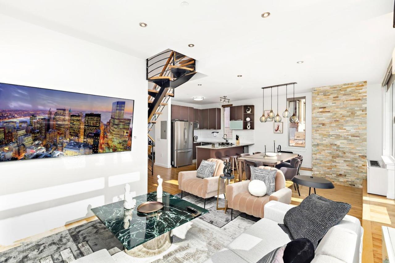 Apartment Luxurious 4 Bedroom Penthouse